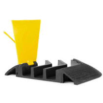 Power Dynamics CB-3C Kábeltaposó csatorna fedéllel, 15 tonna (3 csatorna, 45°)